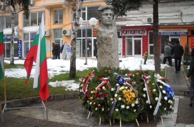 Обществено обсъждане за нов паметник на Васил Левски