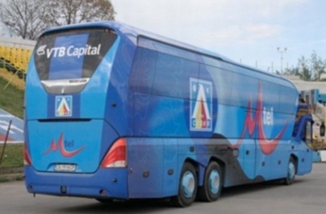 Фенове спряха автобуса на Левски край Разлог, поискаха обяснение от отбора