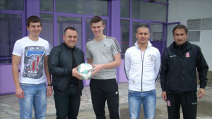 Бизнесменът Александър Нанков създава нова футболна школа Радия Дойчев ще