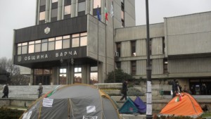 Протестиращи заплашиха с гражданско неподчинение