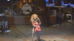 Ищар препълни залата на ДКС взриви публиката с Облаче ле