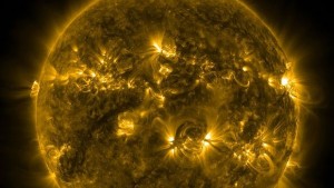 Мощна магнитна буря връхлита Земята