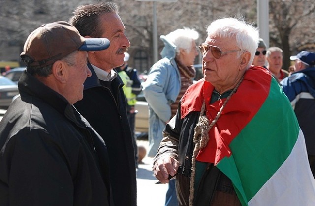 Неделен протест под прозорците на Столична община