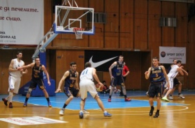 СНИМКИ: Левски отказа Ямбол за тонус преди битката за Балканската лига