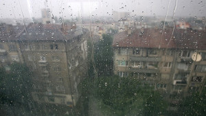 Хладно и дъждовно