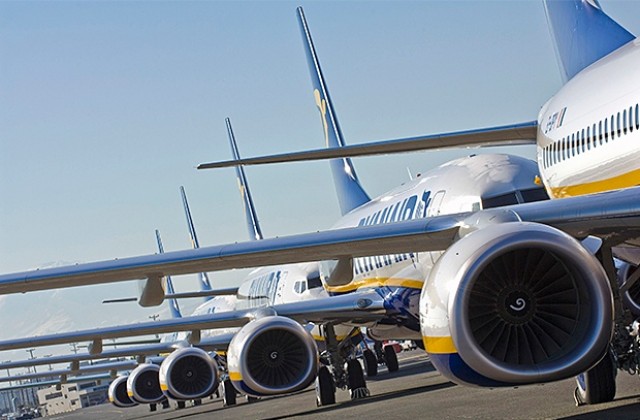 Проверяват Boeing 737 заради възможна корозия