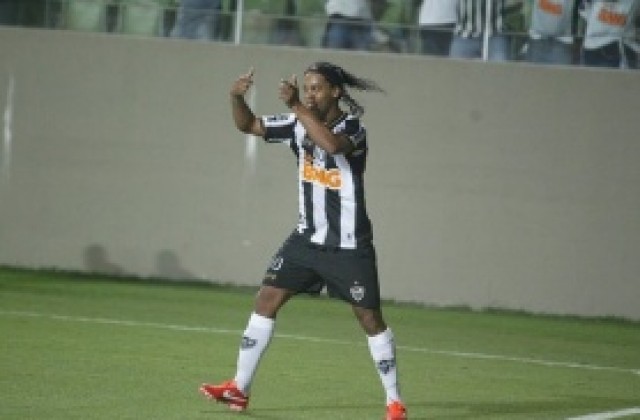 ВИДЕО: Фен почете Роналдиньо с изумителна самоделна анимация