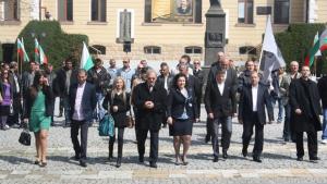 Десислава Танева Всеки трябва да даде своя дан в полза