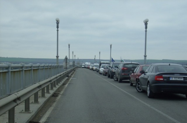 Дунав мост още по-натоварен след ремонта