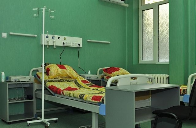 Разпитват 350 свидетели по дело срещу хирург за източване на Здравната каса