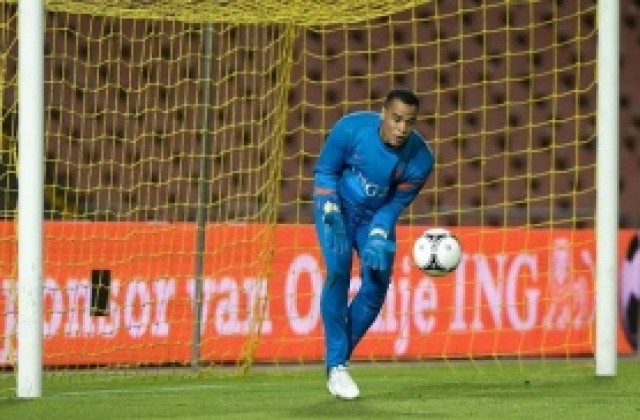 Суонси не пуска вратаря си в Барселона