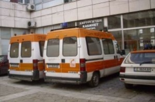 Мотоциклетист пострада след удар в джип