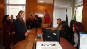 Студенти разиграха съдебен процес в Деня на конституцията и на