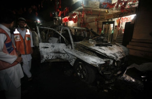 Осем убити на протестен митинг в Пакистан