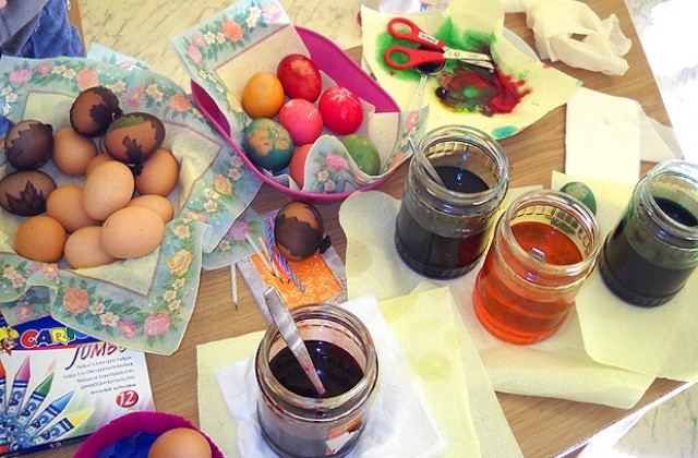 Над 250 ученици творят в Работилница Великденско яйце