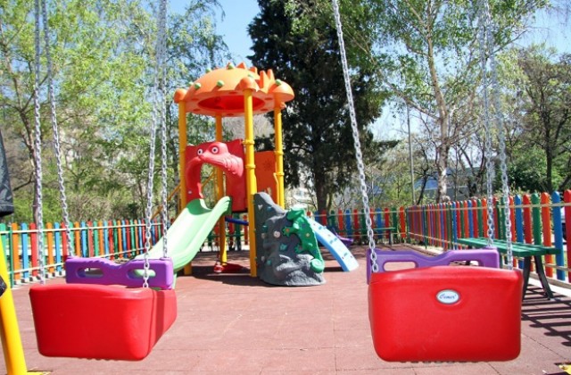 Общината отделя още 200 000 лева за детски площадки