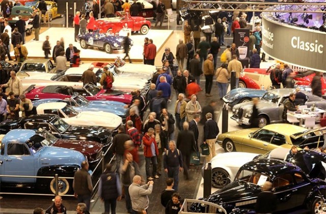 Продажбите на нови коли в Европа бележат спад 18-ти месец