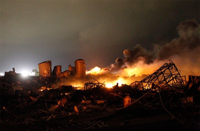 Мощна експлозия в тексаски завод, десетки жерви и над 160 ранени