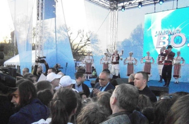 С предизборен концерт, ГЕРБ представи листата си в Плевен