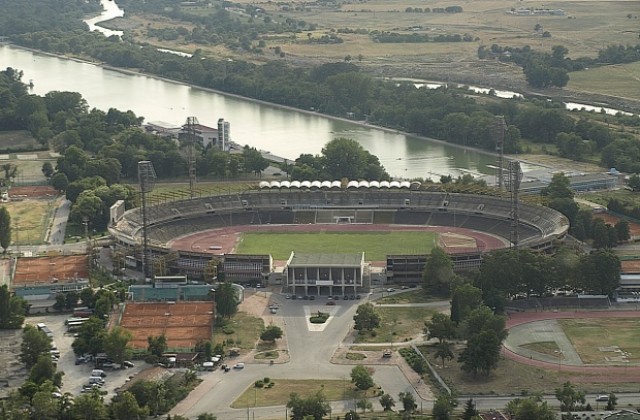 Общината ще иска пари от държавата за стадион „Пловдив”