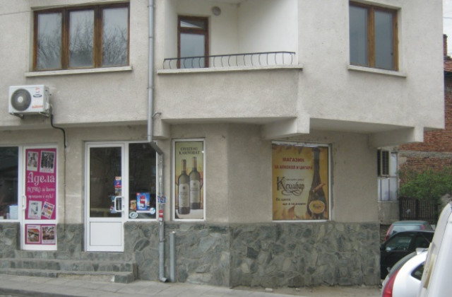 Маскиран мъж с пистолет обра магазин в Дупница, хващат и аверите му
