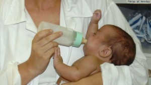 Започва изплащането на еднократната помощ за деца родени през 2013