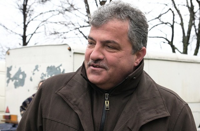 Владимир Москов се включва в почистването на Гоце Делчев