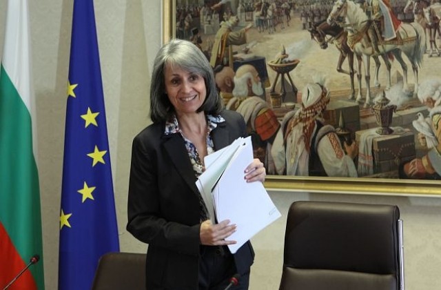 Маргарита Попова: Скандалът с подслушванията руши доверието към институциите