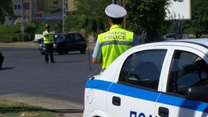 Гума на ТИР гръмна в ръцете на пешеходец на Околовръстното