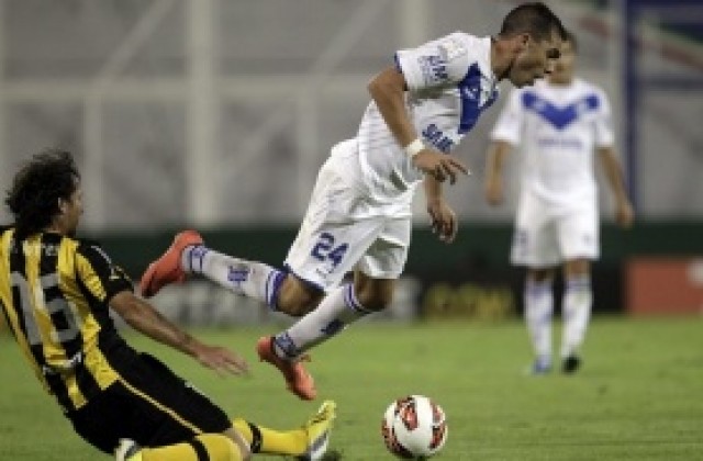 ВИДЕО: Играч на Велес оцеля след епилептичен удар по време на мач