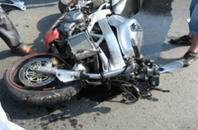 17-годишен мотоциклетист с опасност за живота