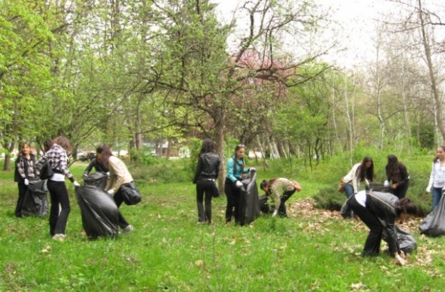 Кампанията „Да изчистим България за един ден в Казанлък