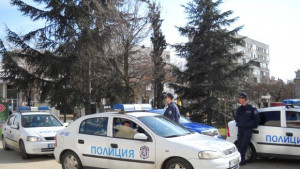 Полицаи вече проверяват изрядни ли са шофьорите чрез таблети
