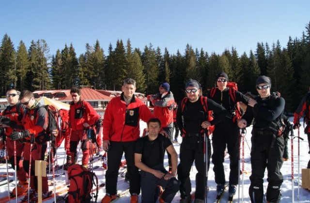 Успешно представяне на великотърновските планински спасители в Банско