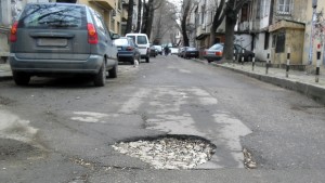 Община Варна осъдена да плати 8554 лева за потрошено в