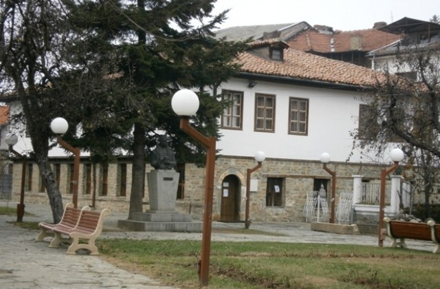 Панорама на средното образование в Севлиеиво на 25 април