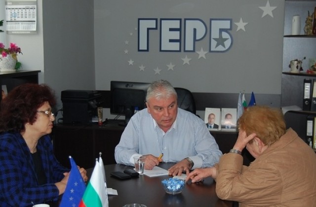 Десетки потърсиха подкрепа в приемните на кандидат-депутатите от ГЕРБ