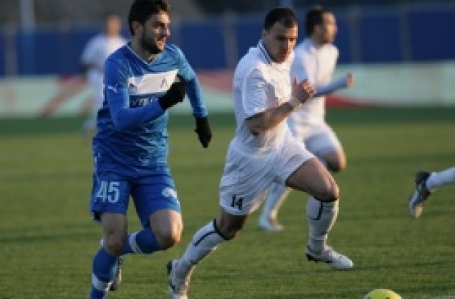 Гаджев почна тренировки с топка, Мюлдер отпада за мача с Локо Сф