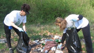 Мездра с 57 тона боклук почиста