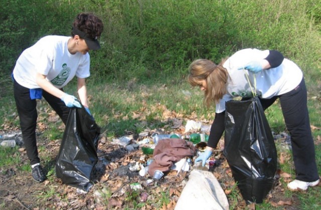 Мездра - с 57 тона боклук по-чиста