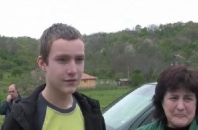 Варненски ученик се изгуби в гора с вълци, 200 души го търсиха