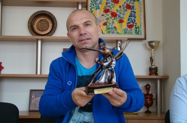 Галаксико с 6 държавни стипендии. Готви се за Англия