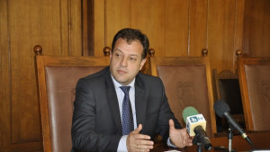 Кметът Даниел Панов поиска официално автомагистрала Хемус да минава до