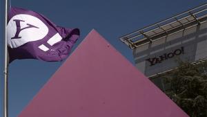 Председателят на управителния съвет на Yahoo подава оставка