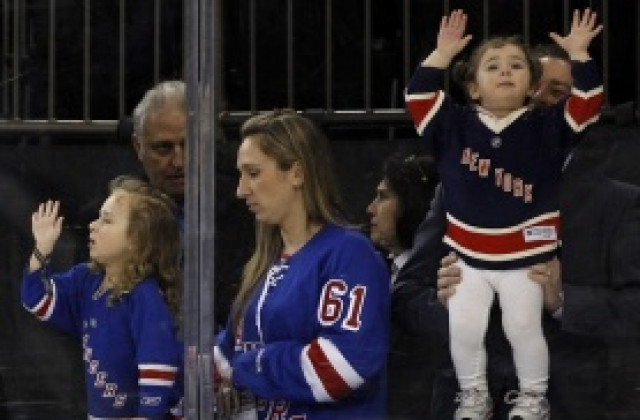 Гол в продължението прати Рейнджърс на плейофите в НХЛ