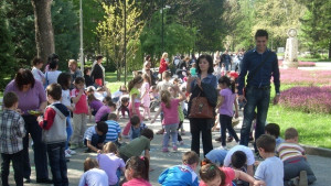 Деца рисуваха любимия си спорт в парк Марно поле