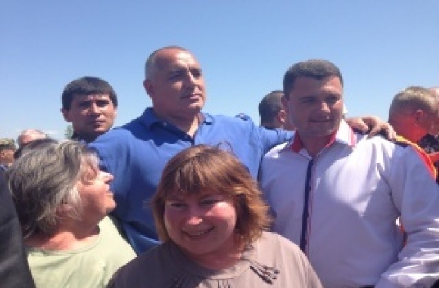 Борисов инспектира строежа на нов мост в Раковски