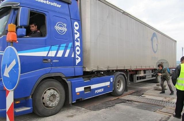 Ограничават движението на камиони в празнични дни