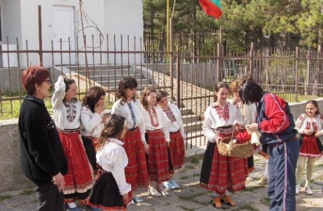 Над 4000 са именниците на Лазаровден и Цветница