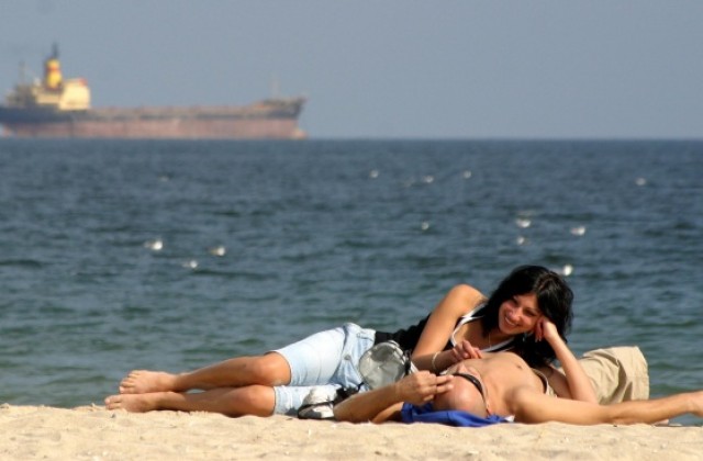 Много топла събота, идеална за откриване на плажния сезон